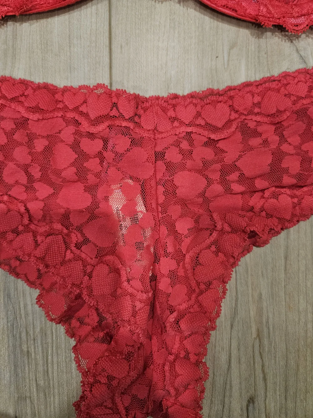 Victoria's Secret Red Lace Underwire Lace Bra & Bikini Set - Picture 2 of 6